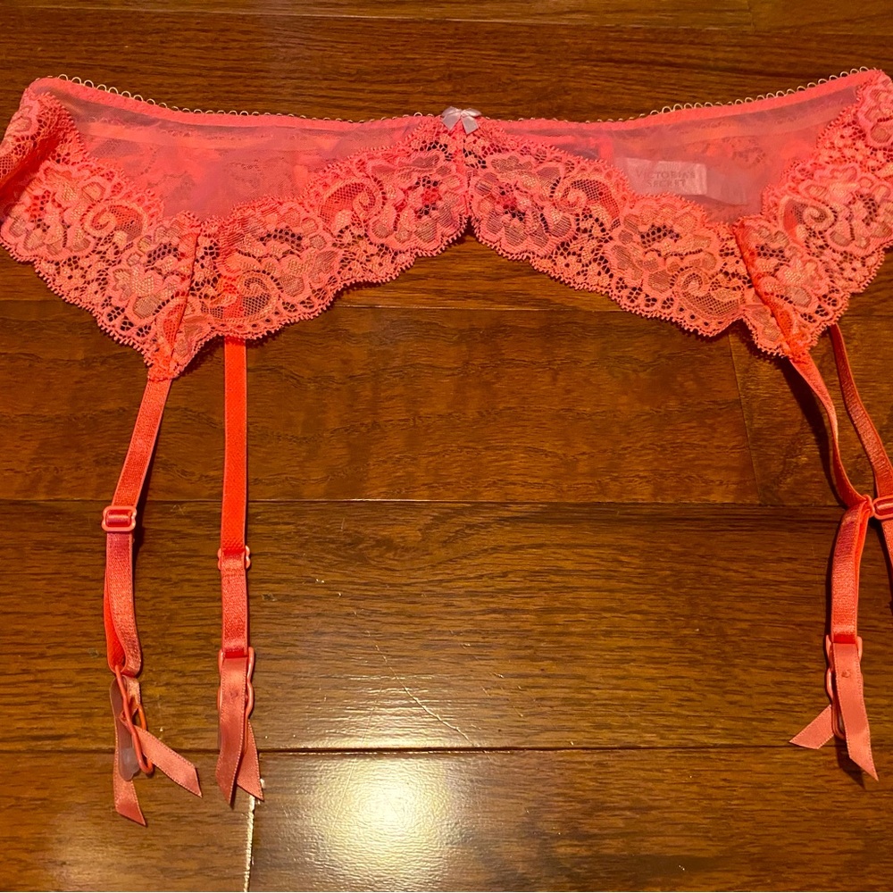 Victoria's Secret‎ Lace Garter Belt - M/L